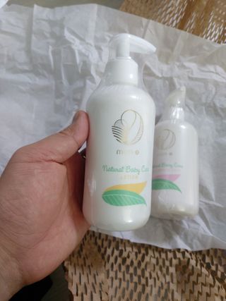mom e 맘이 내추럴 베이비 케어 샴푸앤바스+로션 — 5점을 준 리뷰어가 2021년 1월 올린 사용 사진