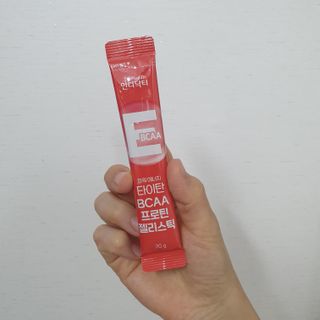 [인디닥터] 타이탄 BCAA 프로틴 젤리스틱 — 3.5점을 준 리뷰어가 2022년 5월 올린 사용 사진