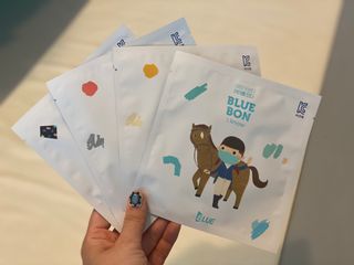 [블루 본 아이노우] 유아용 컬러마스크 40 PCS SET 2중 택 1 — 5점을 준 리뷰어가 2021년 5월 올린 사용 사진
