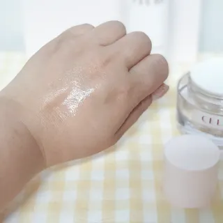 프리마인 바르기만 하면 철벽 스킨케어+24시간 마스크팩 효과. 셀라브 리제너레이팅 시스템 부스터+크림 세트 — 5점을 준 리뷰어가 2023년 4월 올린 사용 사진
