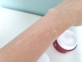 레드투래드 센서티브 슈퍼 크림 50ml — 5점을 준 리뷰어가 2021년 10월 올린 사용 사진