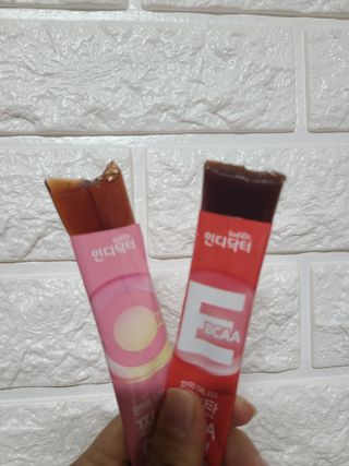 인디닥터 면역 생생 핑크 이뮨 젤리 + 타이탄 BCAA 프로틴 젤리스틱 — 3점을 준 리뷰어가 2022년 5월 올린 사용 사진