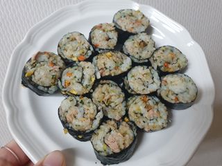 해풀잎 누구나 김밥*1ea [(혼합야채 35g *1ea,  김밥김 (5g, 5ea),  양념간장 (6g, 5ea), 참기름(5g, 2ea)] — 4점을 준 리뷰어가 2022년 7월 올린 사용 사진