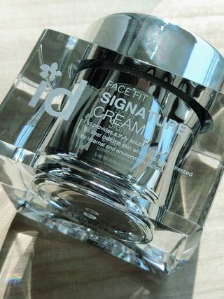아이디플라코스메틱 아이디 페이스핏  시그니처 크림 50ml — 5점을 준 리뷰어가 2021년 10월 올린 사용 사진
