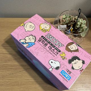 JHWORLD 스누피 마스크 정품 스누피 닥터클린 국내 아동용 성인용 3중 MB필터 일회용 덴탈마스크 50매 — 4점을 준 리뷰어가 2021년 9월 올린 사용 사진