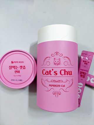 페페로니 잘 먹는 캣츄 - 알래스카 연어 24개입 — 5점을 준 리뷰어가 2021년 9월 올린 사용 사진