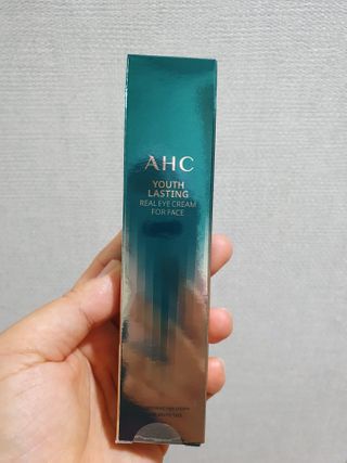 [NEW 탄력유턴 아이크림] AHC 유스 래스팅 리얼 아이크림 포 페이스 — 5점을 준 리뷰어가 2021년 3월 올린 사용 사진