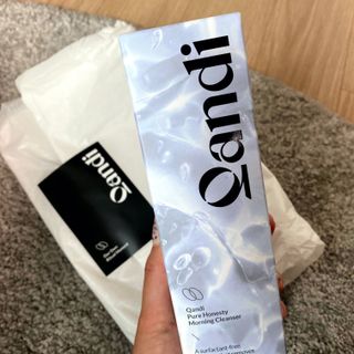 헤어플러스 콴디 아침세안제 폼클렌징 퓨어 어니스티 모닝클렌저 — 4.5점을 준 리뷰어가 2021년 6월 올린 사용 사진