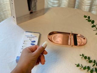 [네일가게] 햇빛에 닿으면 색이 변하는 신기한 햇살 반전 네일스티커_B — 5점을 준 리뷰어가 2021년 8월 올린 사용 사진
