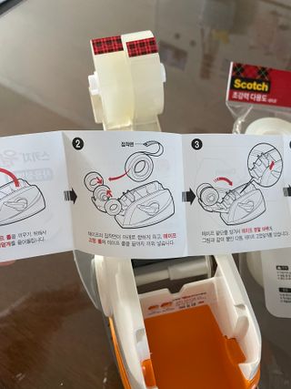 3M 스카치 원터치 테이프 디스펜서 커터기 오렌지/블랙 + 초강력 다용도 테이프 8매 — 5점을 준 리뷰어가 2024년 4월 올린 사용 사진