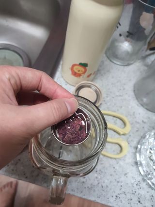 마시다 매혹적인 붉은 빛이 입안 가득히, 비트루트차 — 4점을 준 리뷰어가 2021년 3월 올린 사용 사진
