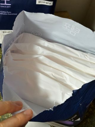 N[템포 ] 패드 내추럴 순면 입는 오버나이트 5P * 2개 — 5점을 준 리뷰어가 2024년 1월 올린 사용 사진