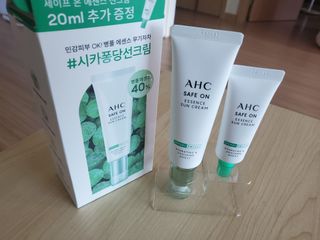 [AHC] 세이프온 에센스 선크림 올리브영 스페셜 증정 기획세트 — 5점을 준 리뷰어가 2022년 6월 올린 사용 사진