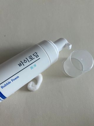 [바이로담] 저자극 약산성버블 폼 폼클렌징 150ml — 5점을 준 리뷰어가 2021년 4월 올린 사용 사진