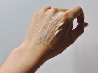 김정문알로에 큐어 큐어 인텐시브 알로에 배리어 릴리프 크림 — 4점을 준 리뷰어가 2021년 3월 올린 사용 사진