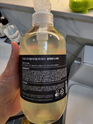 빅그린 니치 퍼퓸 바이옴바디워시 500ml(상탈, 블랙베리&베이, 블랑쉐 3종 중 택1) — 4점을 준 리뷰어가 2022년 7월 올린 사용 사진