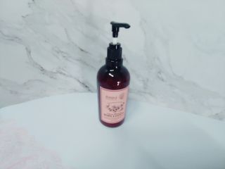 아미니 플라워테라피 바디로션  500ml 시리즈 — 4점을 준 리뷰어가 2021년 1월 올린 사용 사진