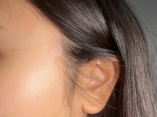 [큐어반H 스팟] 자외선 99프로 차단되는 스틱타입 스팟밴드(1팩 / 66매입) — 5점을 준 리뷰어가 2022년 12월 올린 사용 사진