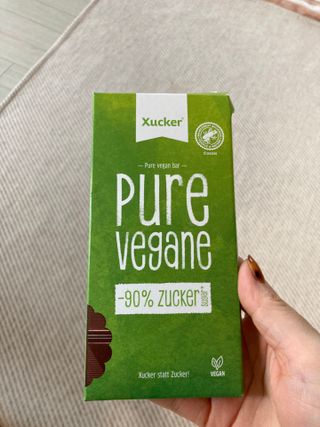 당류2g 자일리톨로 단맛을낸 슈카 퓨어비건 무설탕초콜릿 Xucker vegan 2개입 — 5점을 준 리뷰어가 2021년 4월 올린 사용 사진