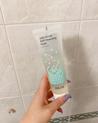 닥터에프파이브 젤리스크럽 소프트 클렌징폼 120ml — 4.5점을 준 리뷰어가 2022년 7월 올린 사용 사진