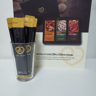 짜먹는 이지견과 짜먹는 이지아몬드, 짜먹는 이지허니피넛, 짜먹는 이지캐슈넛 각 10g X  10포 — 5점을 준 리뷰어가 2021년 1월 올린 사용 사진