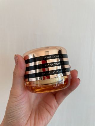 자민경 크레마카라콜 울트라 프로폴리스 하이드라 인텐스 크림 50ml — 4.5점을 준 리뷰어가 2021년 1월 올린 사용 사진