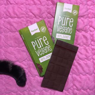 당류2g 자일리톨로 단맛을낸 슈카 퓨어비건 무설탕초콜릿 Xucker vegan 2개입 — 4점을 준 리뷰어가 2021년 4월 올린 사용 사진