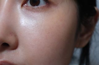 리더스코스메틱 리더스 카밍 바이오틱스 선 에센스 SPF 50+ PA++++ — 5점을 준 리뷰어가 2022년 6월 올린 사용 사진