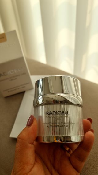 소담스퀘어 상암 라디셀 인텐시브 큐어 크림 50ml — 5점을 준 리뷰어가 2022년 11월 올린 사용 사진