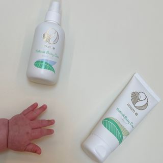 mom e 맘이 내추럴 베이비 케어 크림+바디오일 — 5점을 준 리뷰어가 2021년 1월 올린 사용 사진