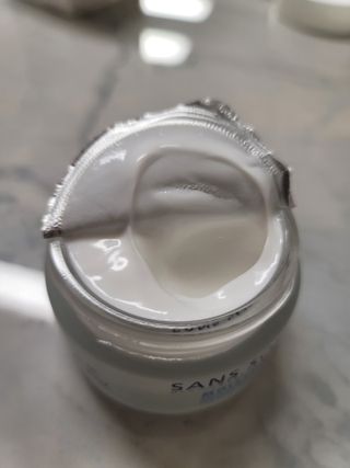 산수시 아쿠아 베네핏 24h 수부지 물광 속건조 수분크림 50ml — 5점을 준 리뷰어가 2021년 7월 올린 사용 사진