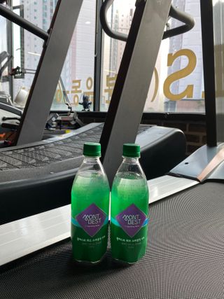 몽베스트 Montbest with Sparkling water Plain 20병 — 3점을 준 리뷰어가 2021년 11월 올린 사용 사진