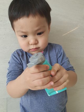 치과에서 쓰는 치약 _ 라벨제로 저불소 꼬마, 키즈, 유아, 베이비, 주니어 안전한 어린이치약 — 5점을 준 리뷰어가 2022년 12월 올린 사용 사진