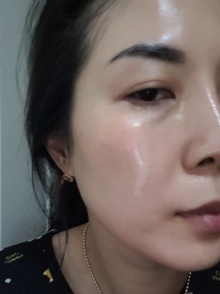 리더스코스메틱 리더스 카밍 바이오틱스 에센스 워터 — 5점을 준 리뷰어가 2022년 1월 올린 사용 사진