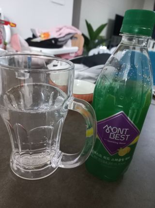 몽베스트 Montbest with Sparkling water Lemon OR Lime 20병(랜덤) — 4점을 준 리뷰어가 2021년 10월 올린 사용 사진