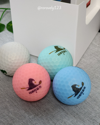 더위치골프(thewitchgolf) 프리미엄 골프 공 더위치골프 매트 펄 컬러의 3피스볼 더위치골프 골프볼 선물세트 — 5점을 준 리뷰어가 2023년 9월 올린 사용 사진