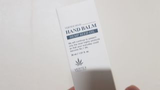 버텍스넘버원 버텍스 넘버원 햄프씨드오일 핸드밤, 바디크림 — 4점을 준 리뷰어가 2022년 3월 올린 사용 사진