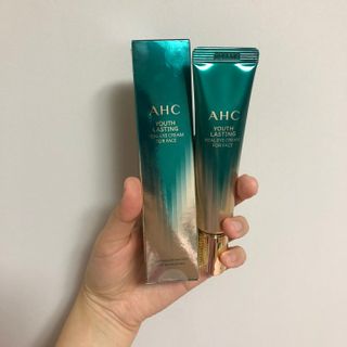 [NEW 탄력유턴 아이크림] AHC 유스 래스팅 리얼 아이크림 포 페이스 — 5점을 준 리뷰어가 2021년 3월 올린 사용 사진