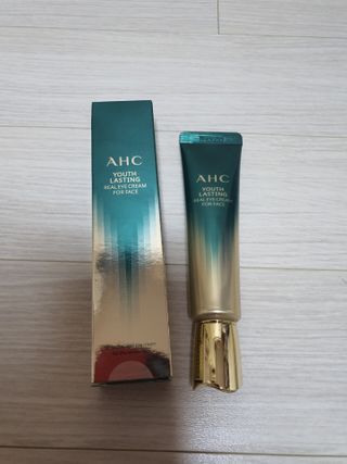[NEW 탄력유턴 아이크림] AHC 유스 래스팅 리얼 아이크림 포 페이스 — 5점을 준 리뷰어가 2021년 2월 올린 사용 사진