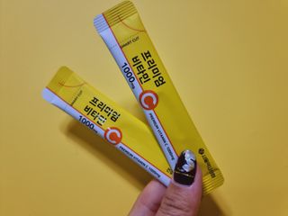 서울약사신협 프리미엄 비타민C 1,000mg_2.5g x 50포 — 5점을 준 리뷰어가 2021년 10월 올린 사용 사진