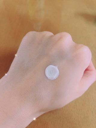 [AHC] 세이프온 에센스 선크림 올리브영 스페셜 증정 기획세트 — 5점을 준 리뷰어가 2022년 6월 올린 사용 사진