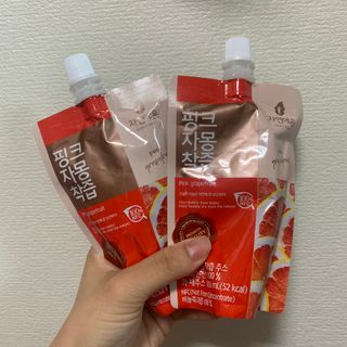 자연에온 핑크 자몽 착즙 100mL 10개입 1BOX +가 득담은 자몽 콜라겐 젤리스틱 1BOX — 5점을 준 리뷰어가 2021년 6월 올린 사용 사진