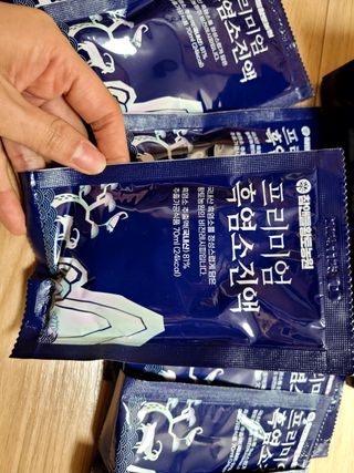 참앤들황토농원 국내산 흑염소를 정성스럽게 담은, 프리미엄 흑염소 진액 70ml x 30포 1박스 — 4점을 준 리뷰어가 2023년 1월 올린 사용 사진
