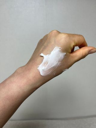 트리마이 주름개선 기능성의 퍼퓸 바디케어, 힐링 베리어 바디크림 3종 택1 — 5점을 준 리뷰어가 2022년 10월 올린 사용 사진