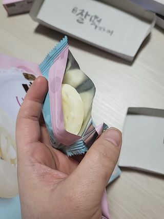 롯데제과 찰떡파이 크림치즈 — 5점을 준 리뷰어가 2021년 6월 올린 사용 사진
