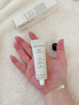 러브모아 향수 고체향수 승무원 고체향수 바르는 향수 니치향수 도손 우드세이지 앤 씨솔트 — 5점을 준 리뷰어가 2022년 12월 올린 사용 사진