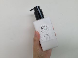 줄라이 모닝 _ JULY MORNING 줄라이모닝 하이드레이팅 퍼퓸드 바디앤핸드 에멀젼 — 4.5점을 준 리뷰어가 2021년 9월 올린 사용 사진