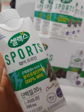 셀렉스스포츠 셀렉스 스포츠 웨이 프로틴 초콜릿 _ 330ml x 12팩 — 5점을 준 리뷰어가 2021년 3월 올린 사용 사진