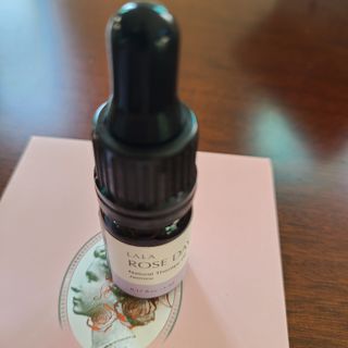 라라로즈데이 시즌2 천연 아로마오일 Y존 케어 속옷향수 이너퍼퓸 5ml  여성의 자존감을 UP시키자 — 4.5점을 준 리뷰어가 2021년 9월 올린 사용 사진