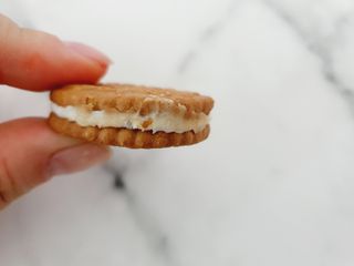 롯데제과 롯샌 카페크런치 — 3점을 준 리뷰어가 2021년 10월 올린 사용 사진